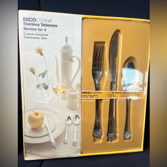 Vintage 16 Service  Ekco Eterna Classic Crest Stainless Steel  Flatware Japan - Picture 1 of 5
